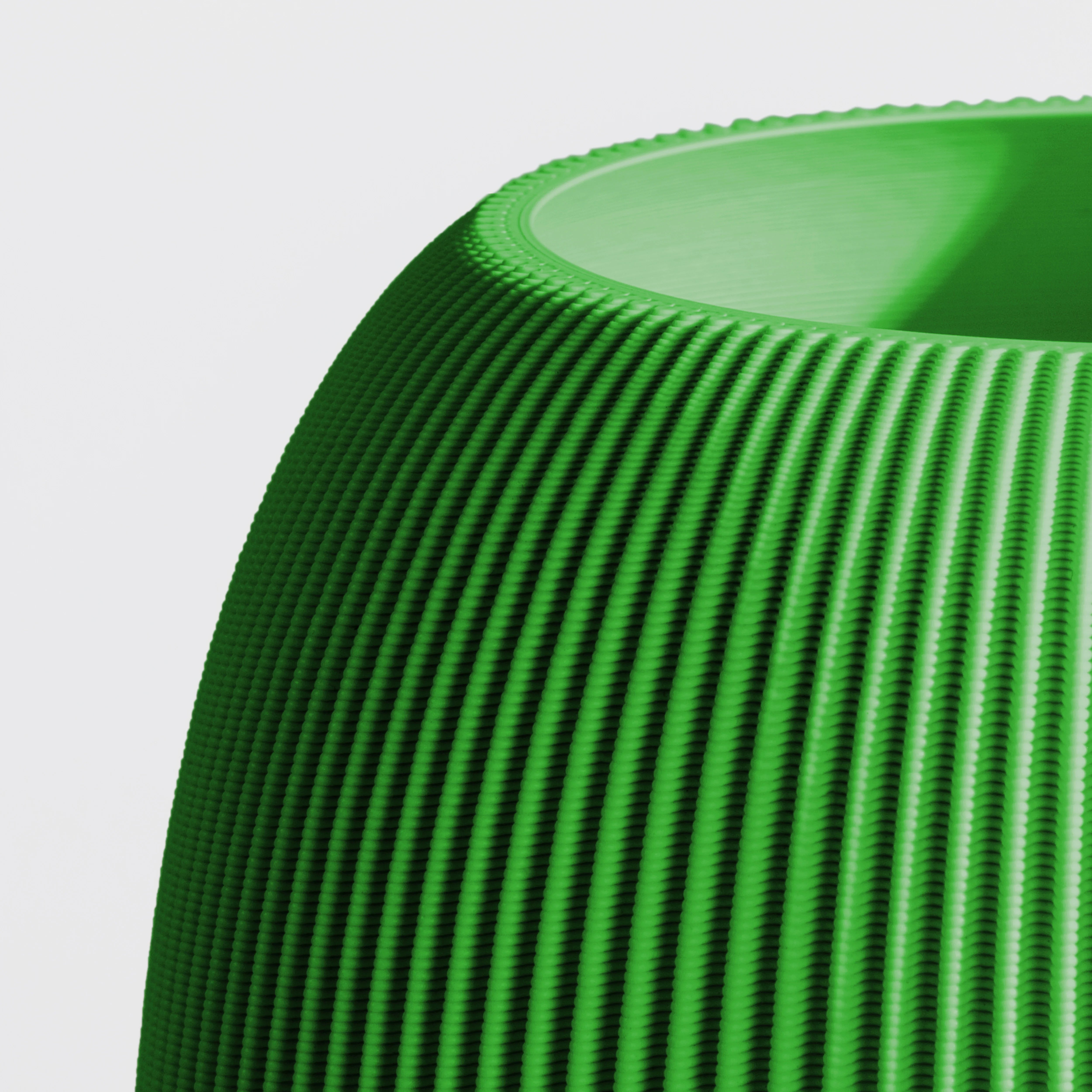 Vase PILLE aus 3D Druck mit feiner Rillenstruktur in Nahaufnahme #farbe_grün